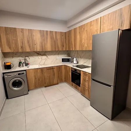 Maroulla's Modern & Spacious Family Near The Hébergement de vacances Limassol