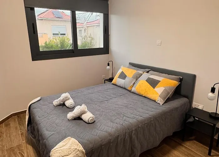 Semesterbostad Maroulla's Urban Living *