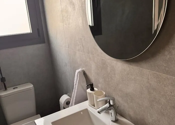 Semesterbostad Maroulla's Urban Living *