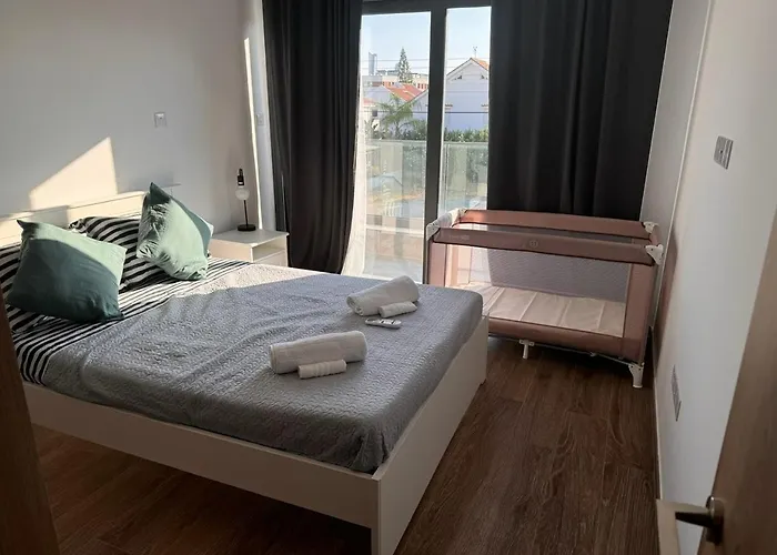 Maroulla's Modern & Spacious Family Near The Feriehus *