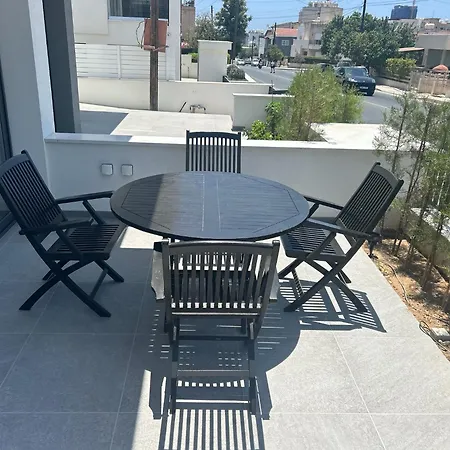 Maroulla's Urban Beach Living *